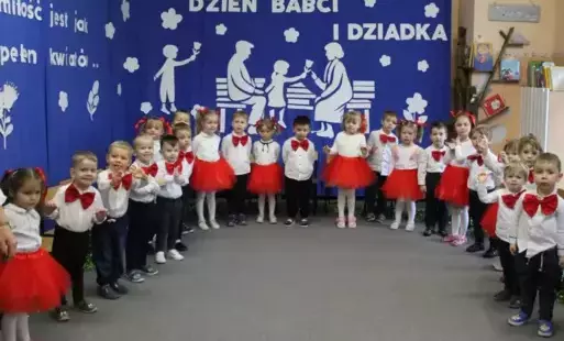 Występ dzieci z grupy Biedronki podczas uroczystości